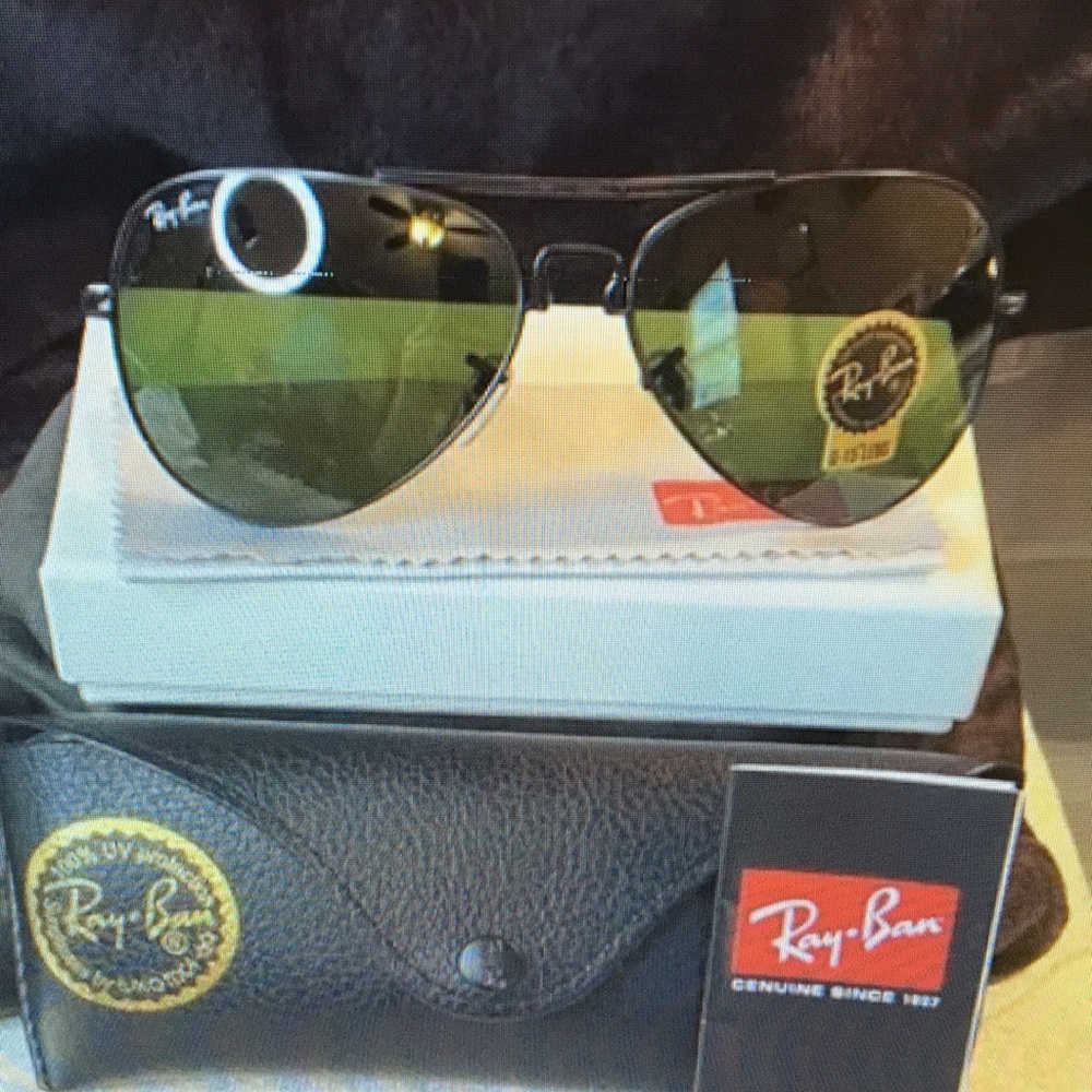Ray-Ban Black Aviator Sunglasses